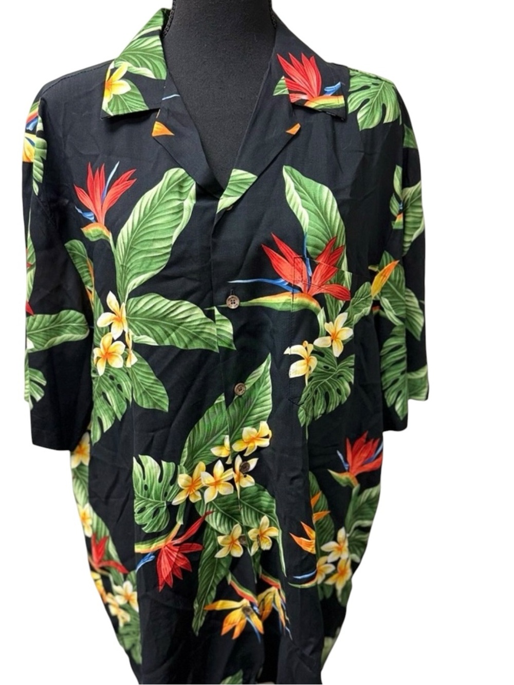 Vintage Kalaheo Made In Hawaii Tropical Floral Black Button-Up Shirt. Size large